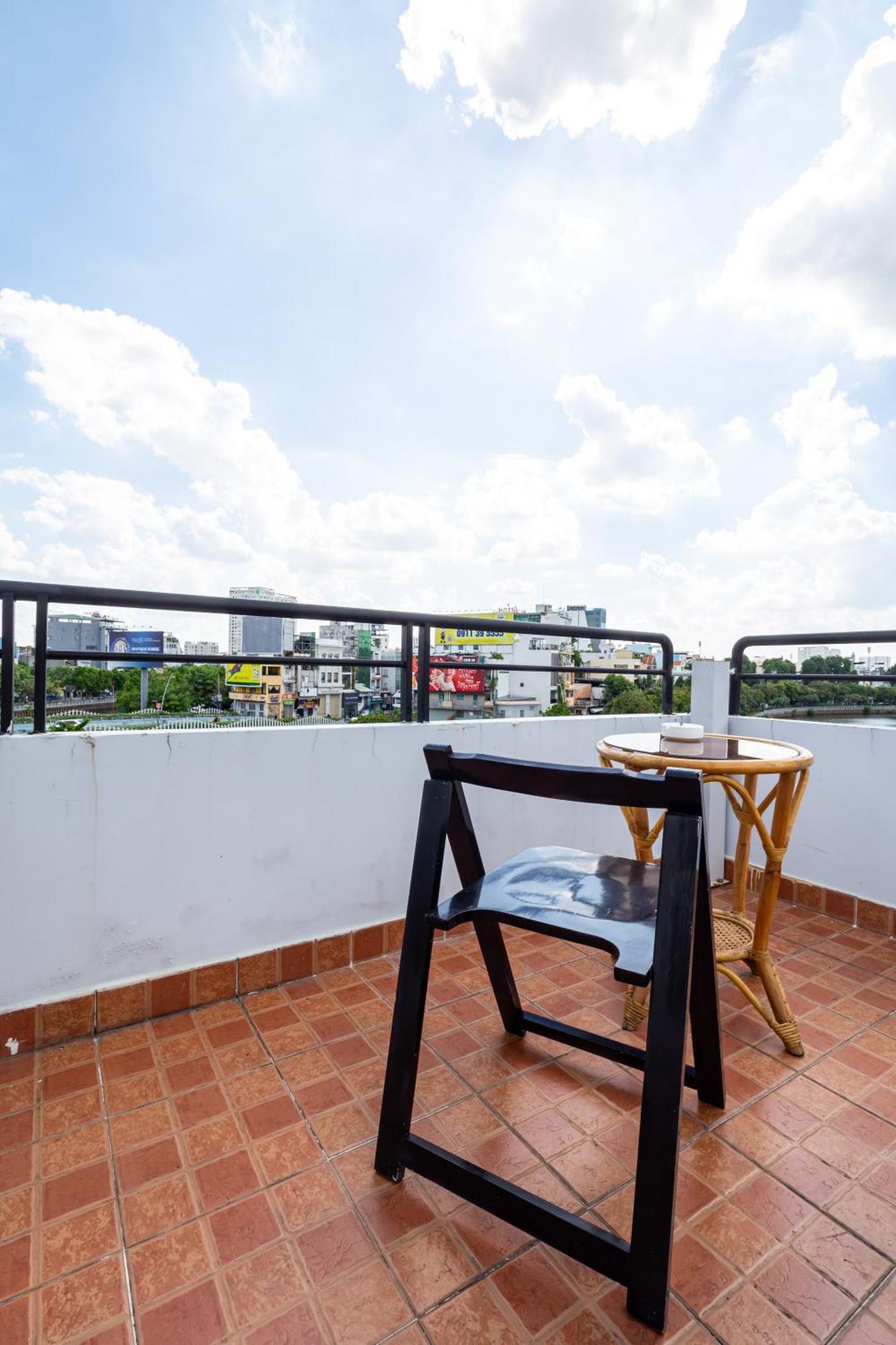 Cozy Riverview Of Livinginn ホーチミン市 エクステリア 写真
