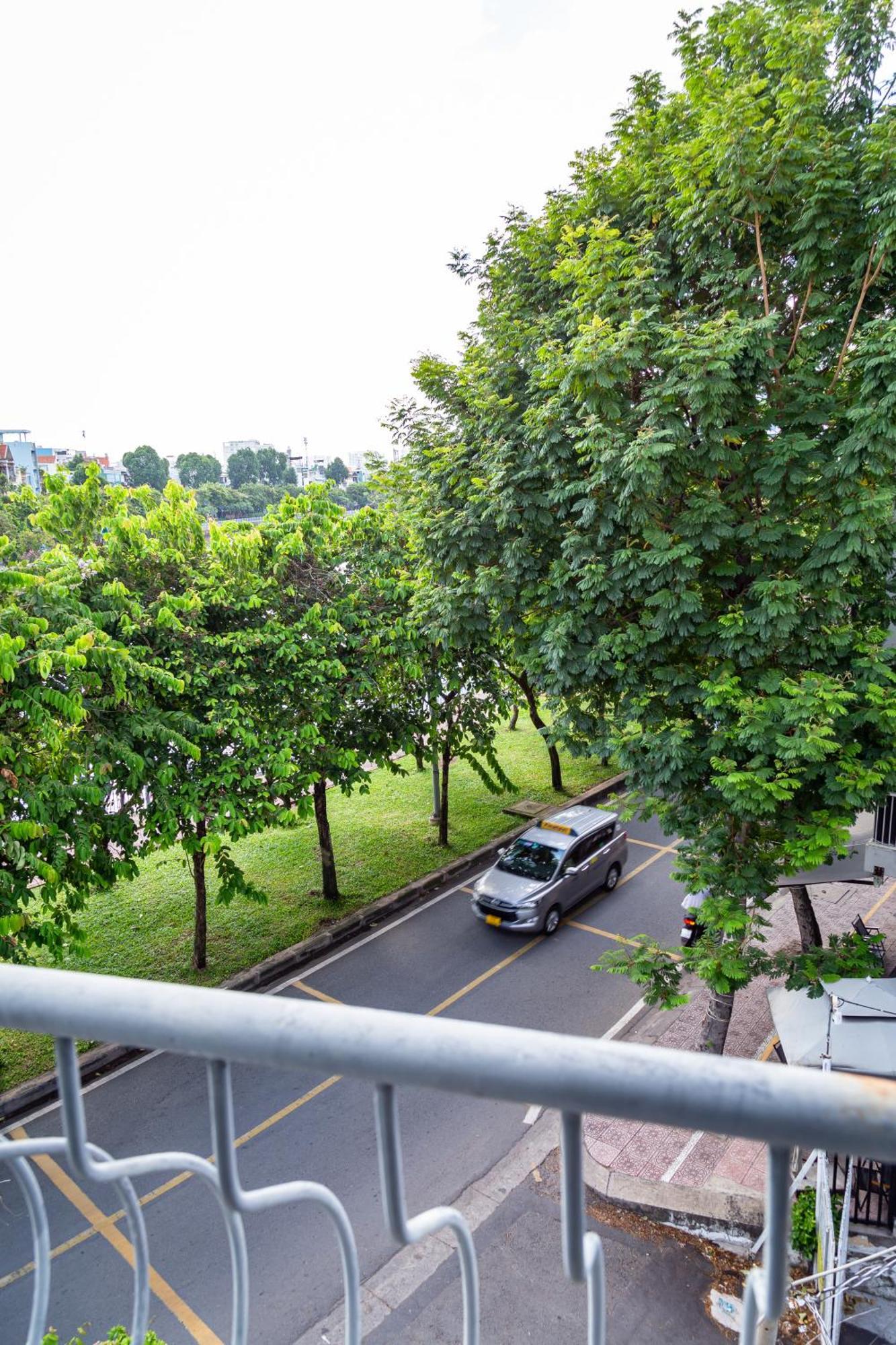 Cozy Riverview Of Livinginn ホーチミン市 エクステリア 写真