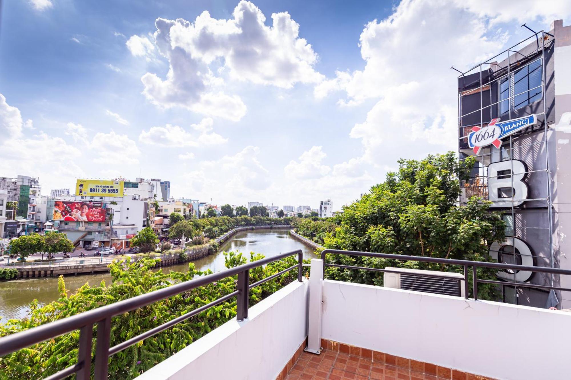 Cozy Riverview Of Livinginn ホーチミン市 エクステリア 写真
